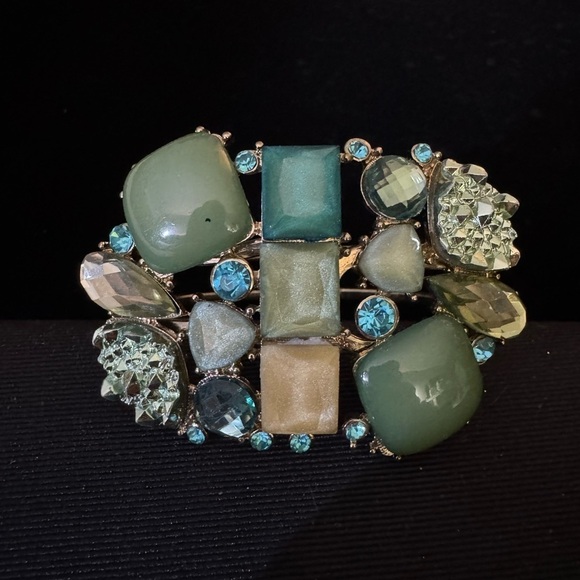 Jewelry - Elegant Green and Blue Gemstone Clamper Bracelet